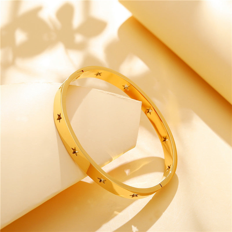 Five pointed star hollow titanium steel buckle bracelet