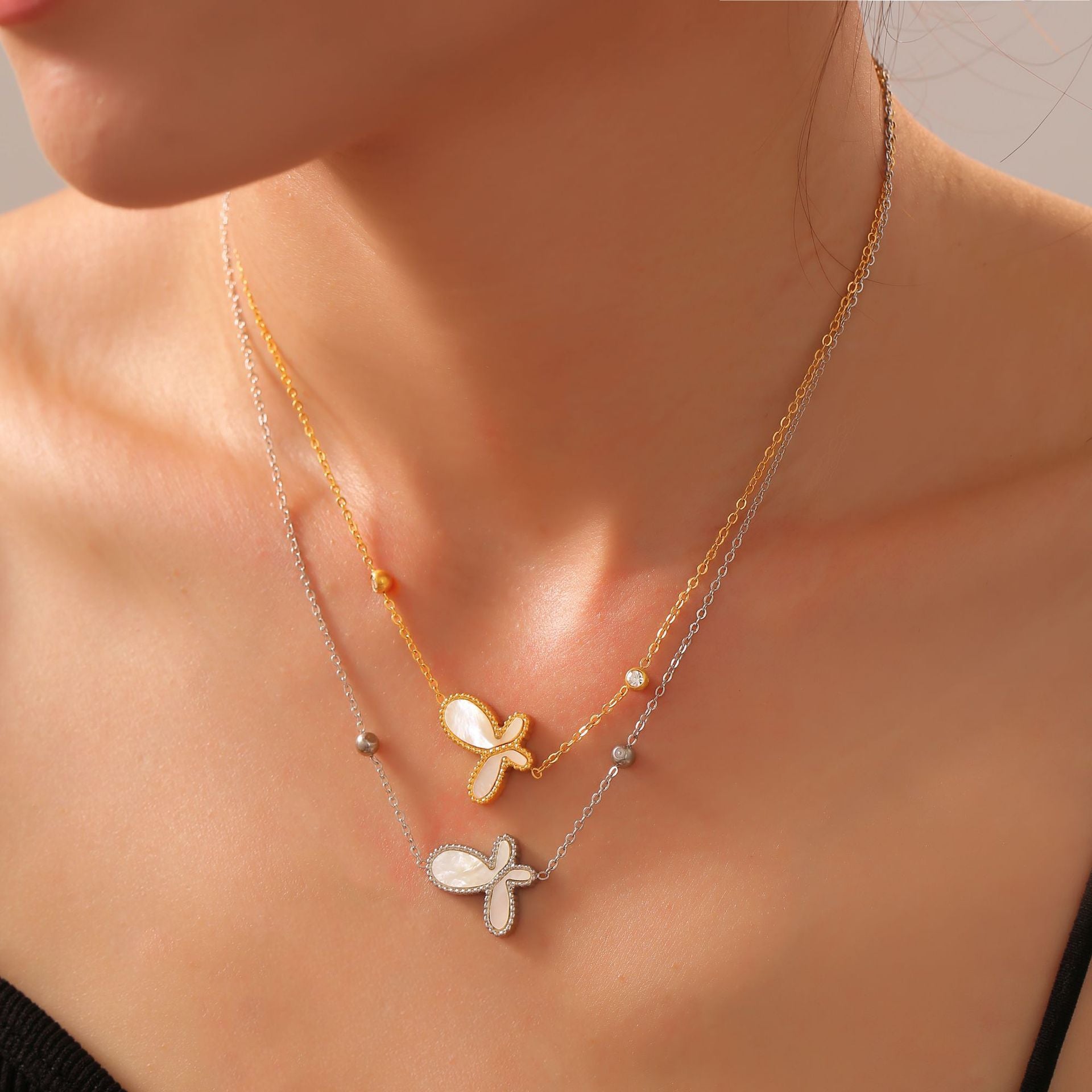 GENTLE BUTTERFLY NECKLACE