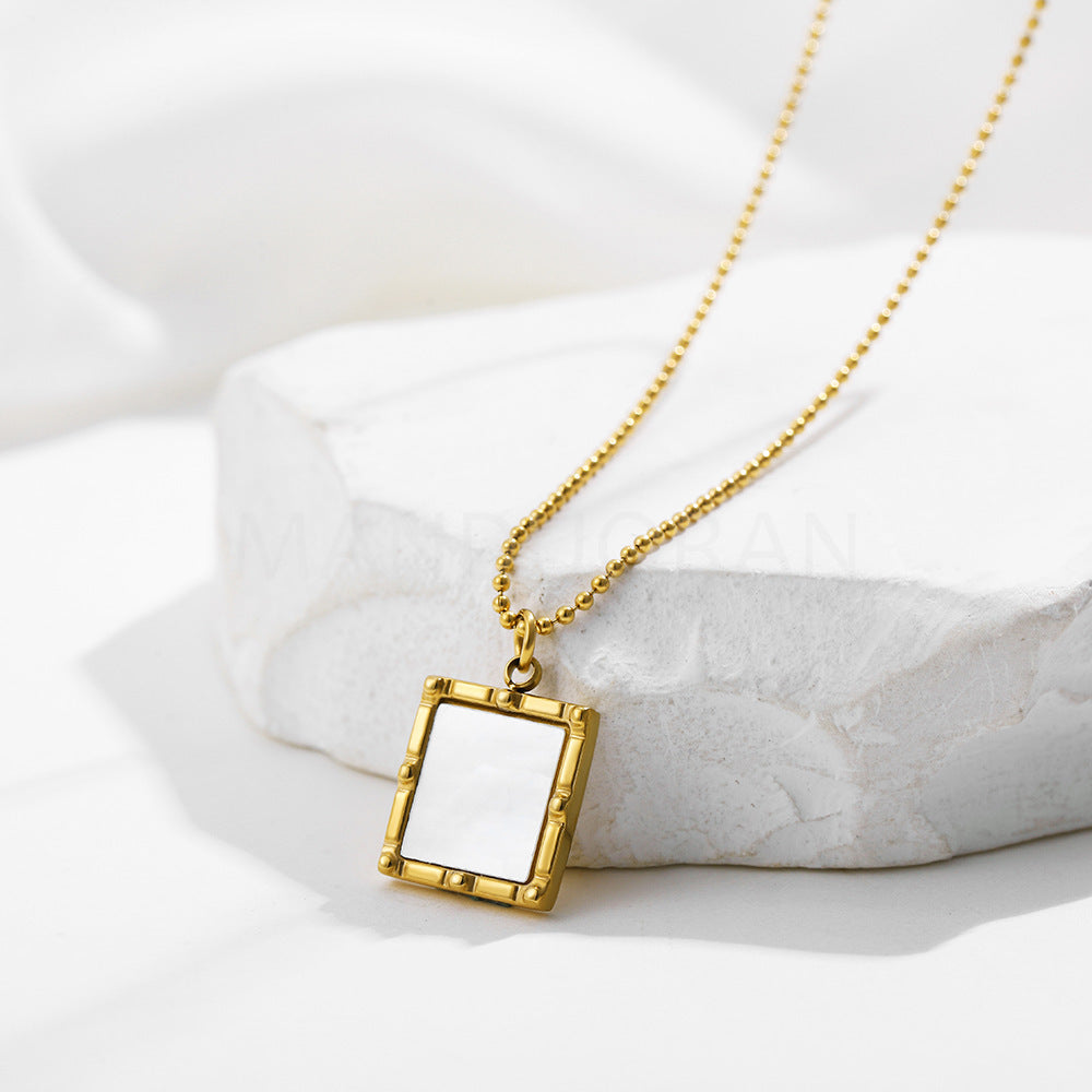 GEOMETRIC RETRO PALACE STYLE NECKLACE