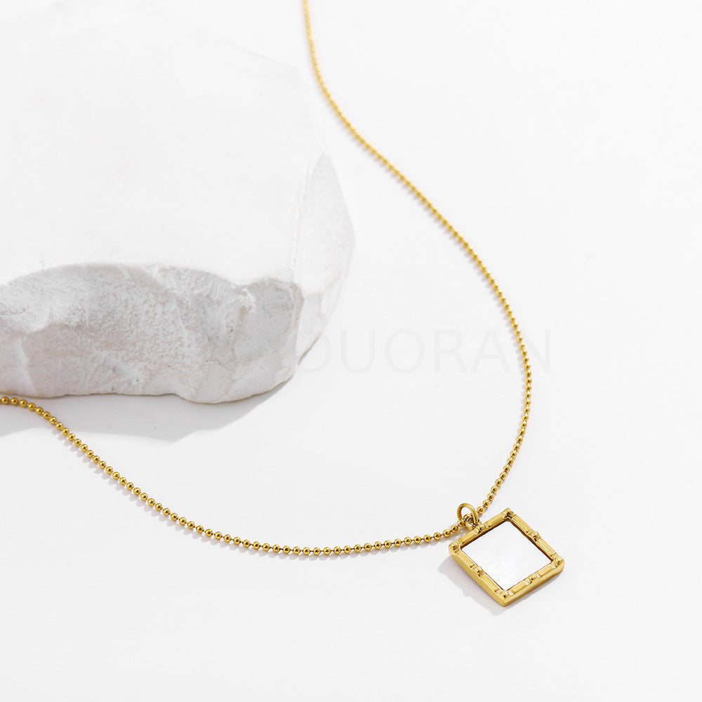 GEOMETRIC RETRO PALACE STYLE NECKLACE