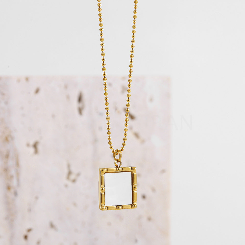 GEOMETRIC RETRO PALACE STYLE NECKLACE
