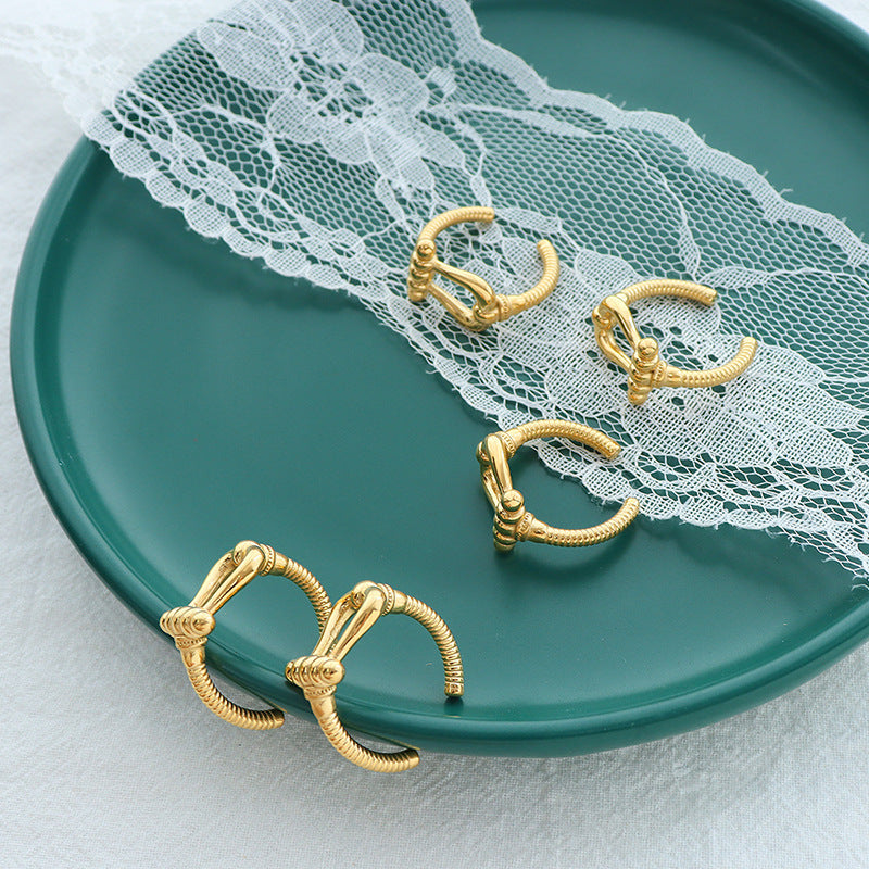 GEOMETRIC HOLLOW OPENING RING