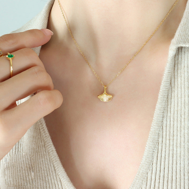 GINKGO LEAF PENDANT NECKLACE