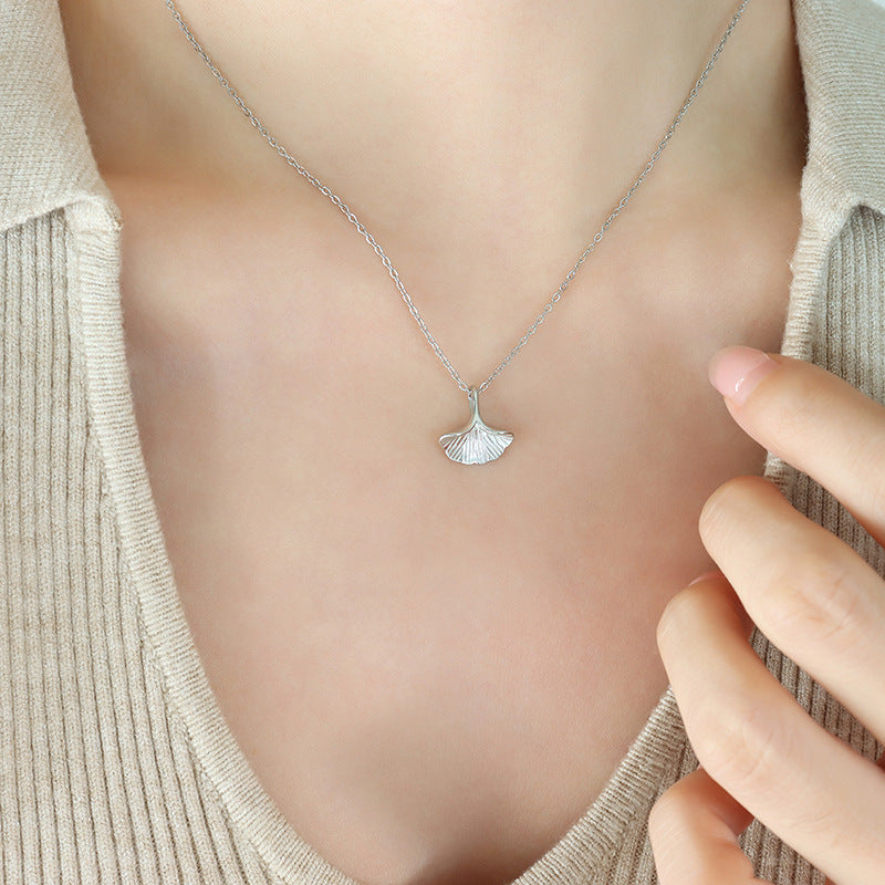 GINKGO LEAF PENDANT NECKLACE