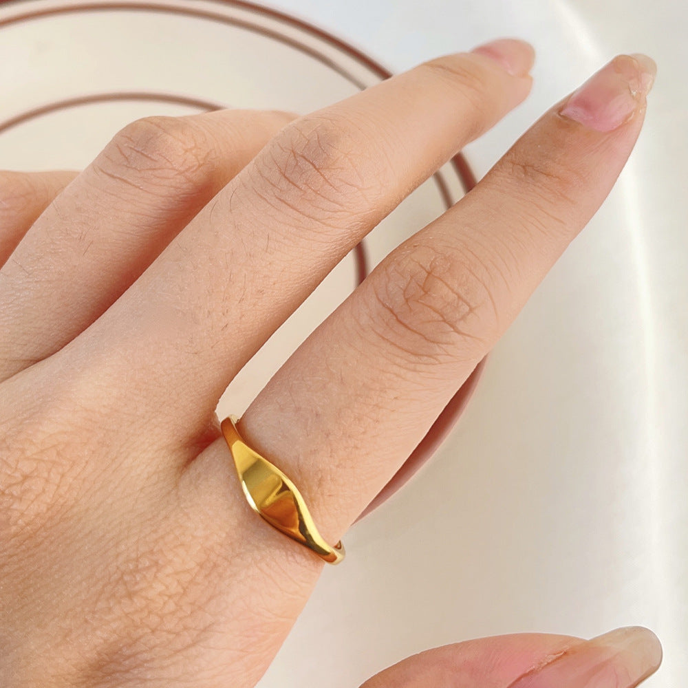 Gold polished exquisite simple ring