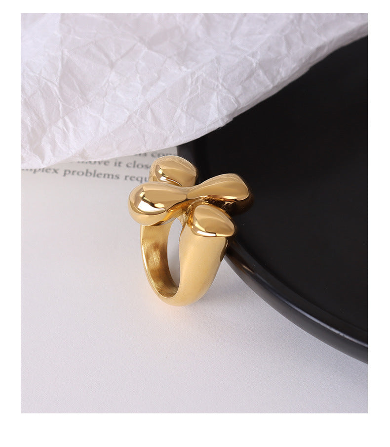 Gold simple luxury ring