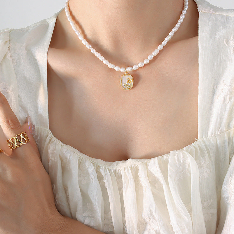 HAIBEI ROSE NECKLACE