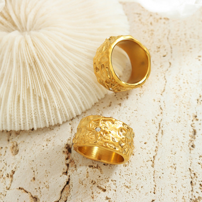 HAMMER PATTERNED IRREGULAR RING