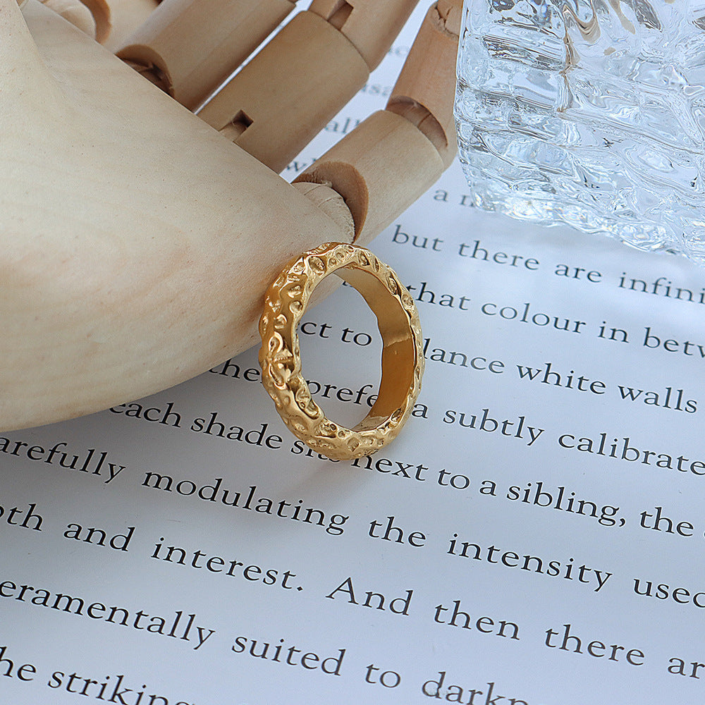 HAMMER PATTERNED RING