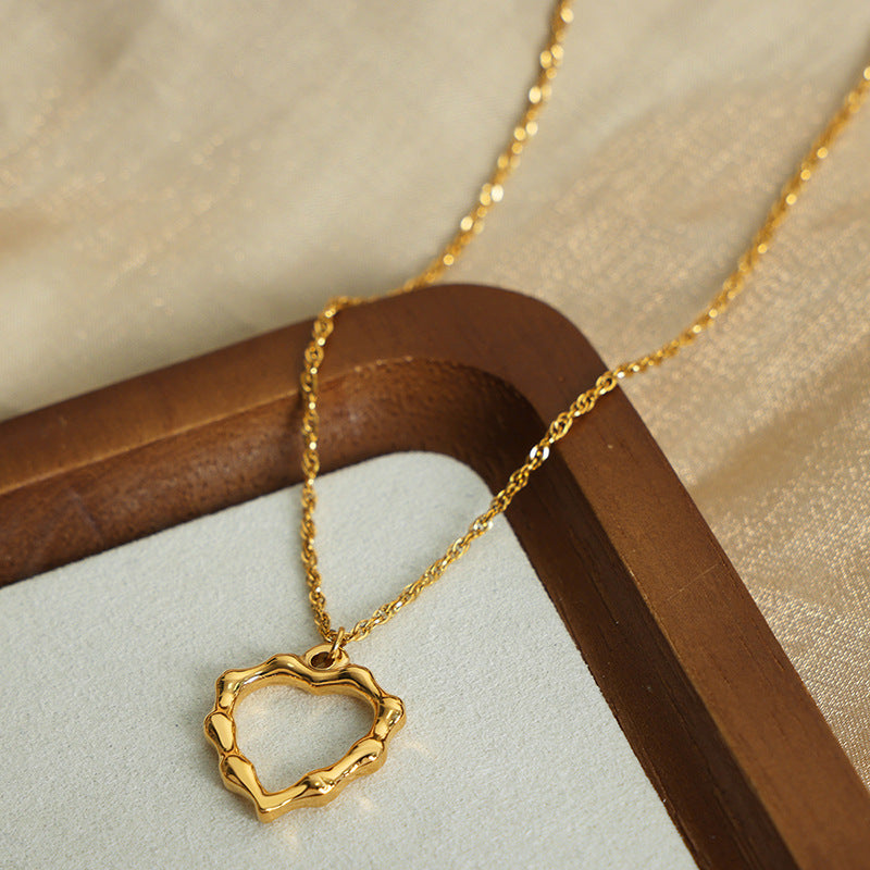 HEART HOLLOW PENDANT NECKLACE
