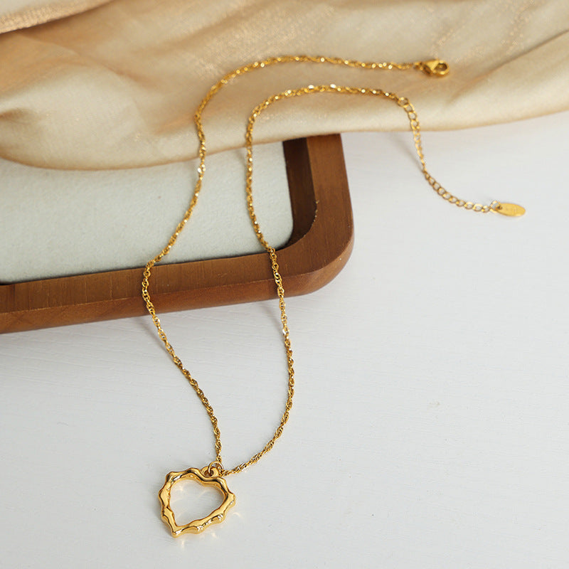 HEART HOLLOW PENDANT NECKLACE