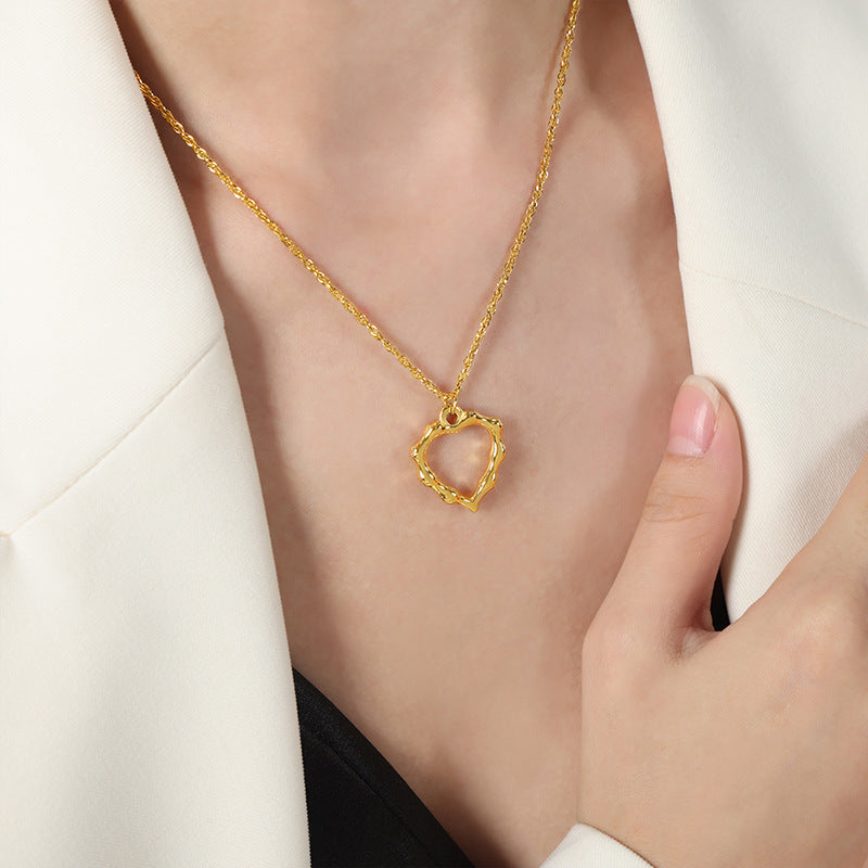 HEART HOLLOW PENDANT NECKLACE