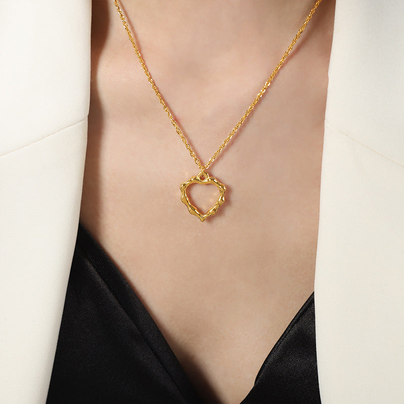 HEART HOLLOW PENDANT NECKLACE