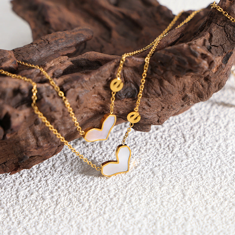 HEART SHAPED GEOMETRIC PENDANT NECKLACE