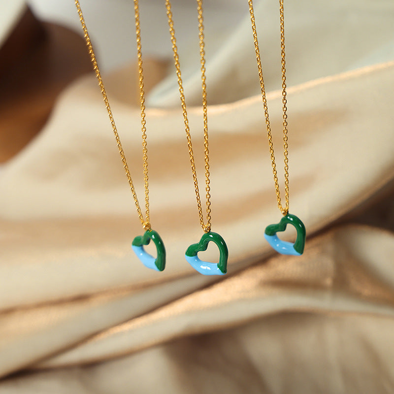 HOLLOW HEART COLOR AXIS PENDANT NECKLACE