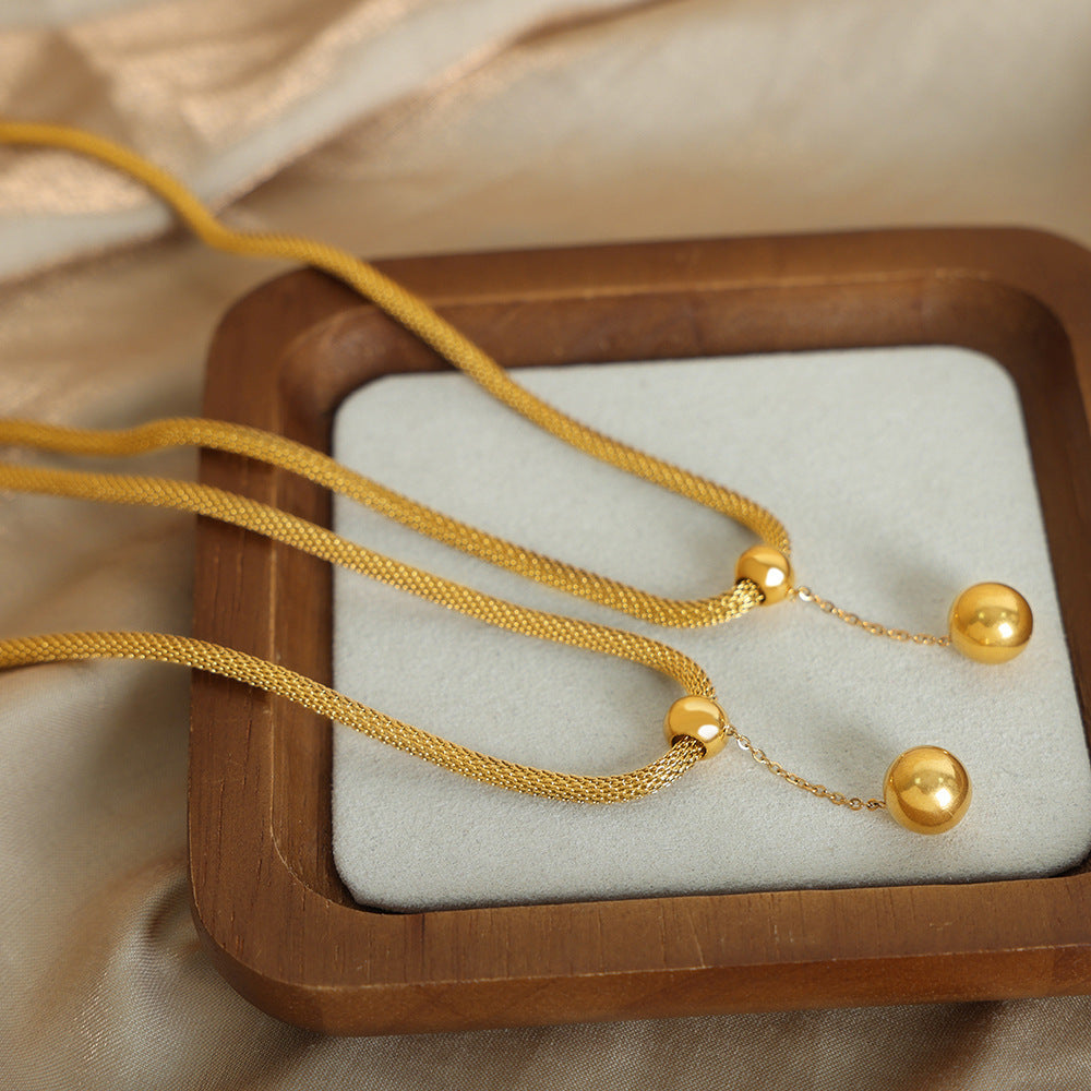 HOLLOW WOVEN CHAIN NECKLACE