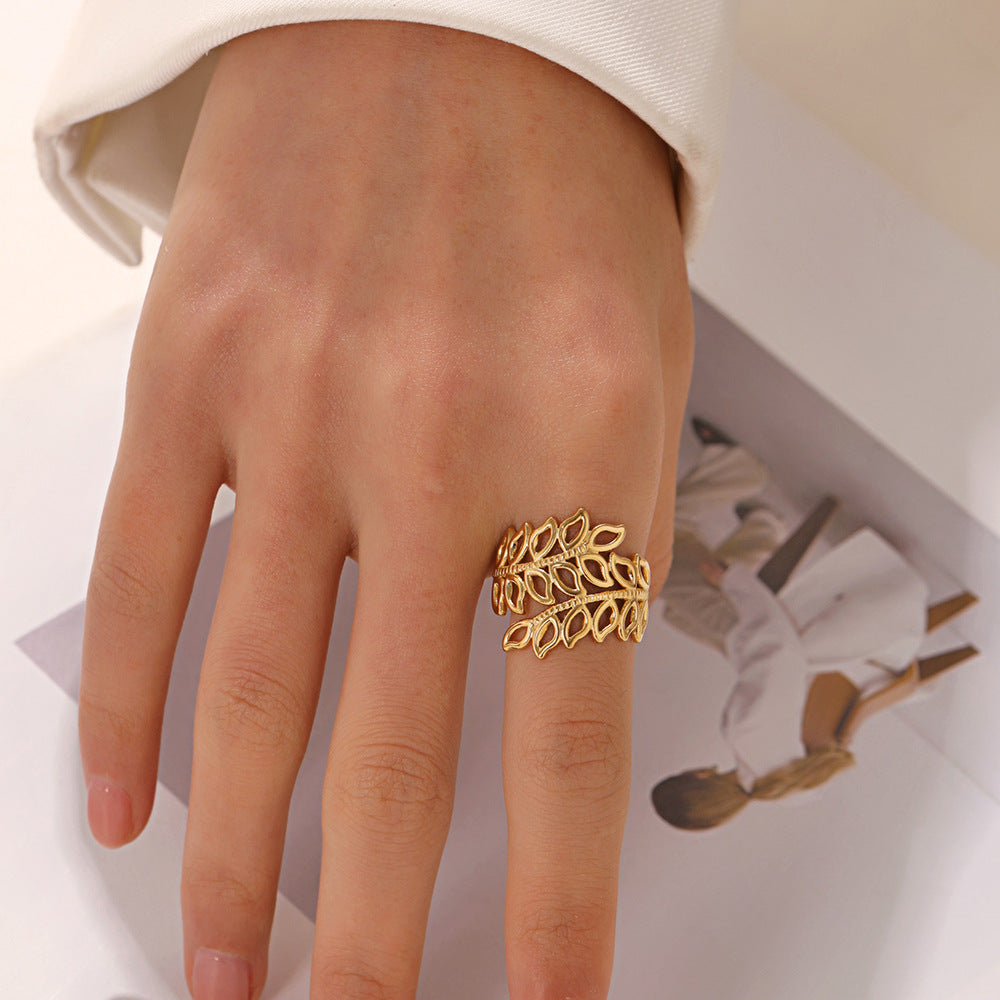 HOLLOW LEAF RING