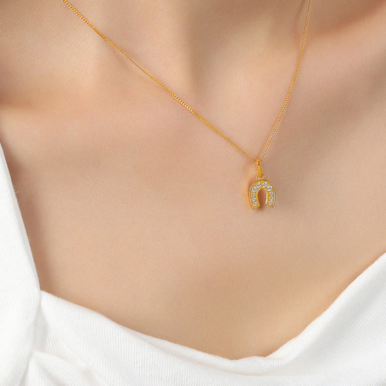 HORSESHOE PENDANT NECKLACE