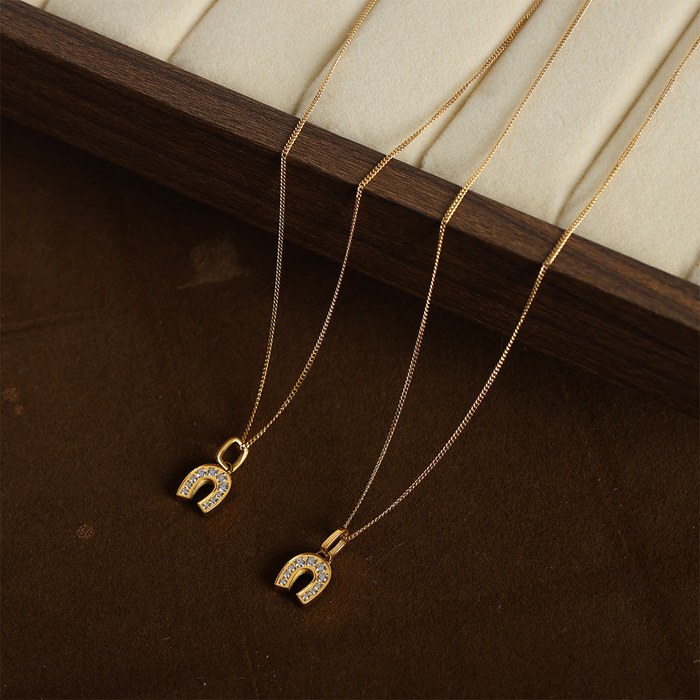 HORSESHOE PENDANT NECKLACE