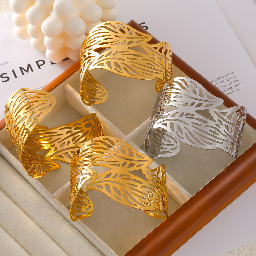 IRREGULAR LEAF HOLLOW OPENING BRACELET