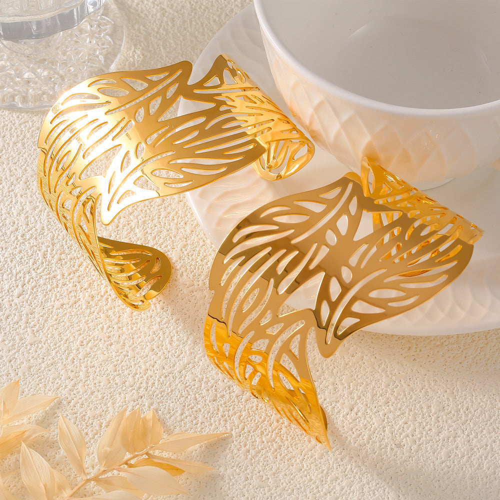 IRREGULAR LEAF HOLLOW OPENING BRACELET