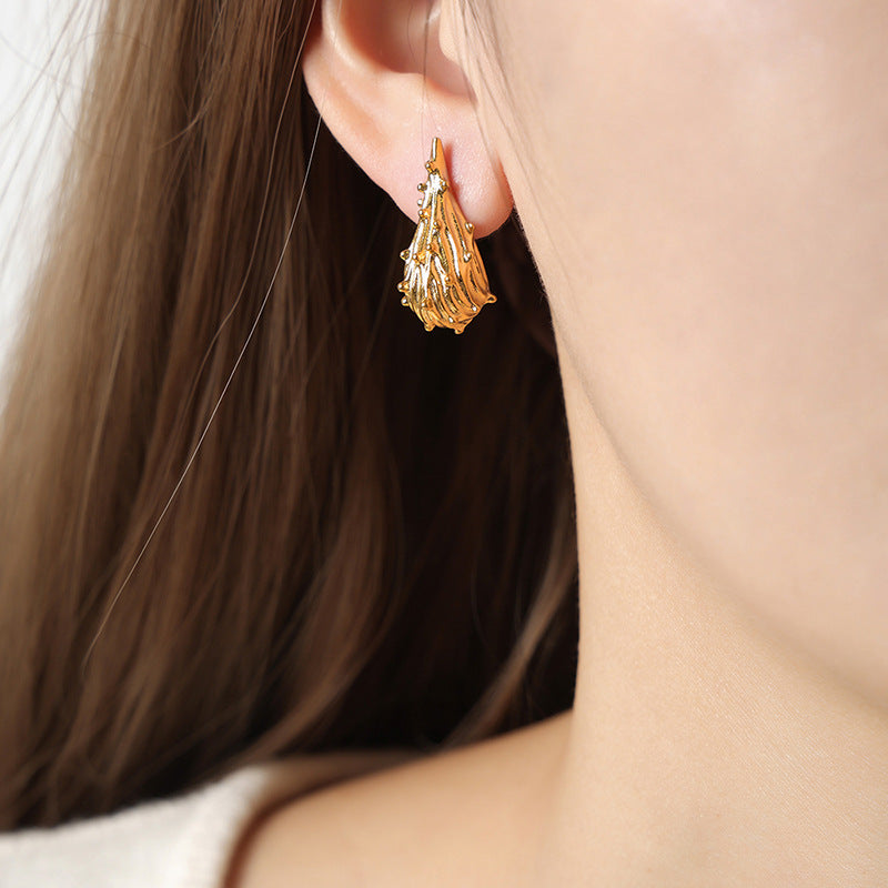 IRREGULAR TEARDROP SHAPED EARRINGS