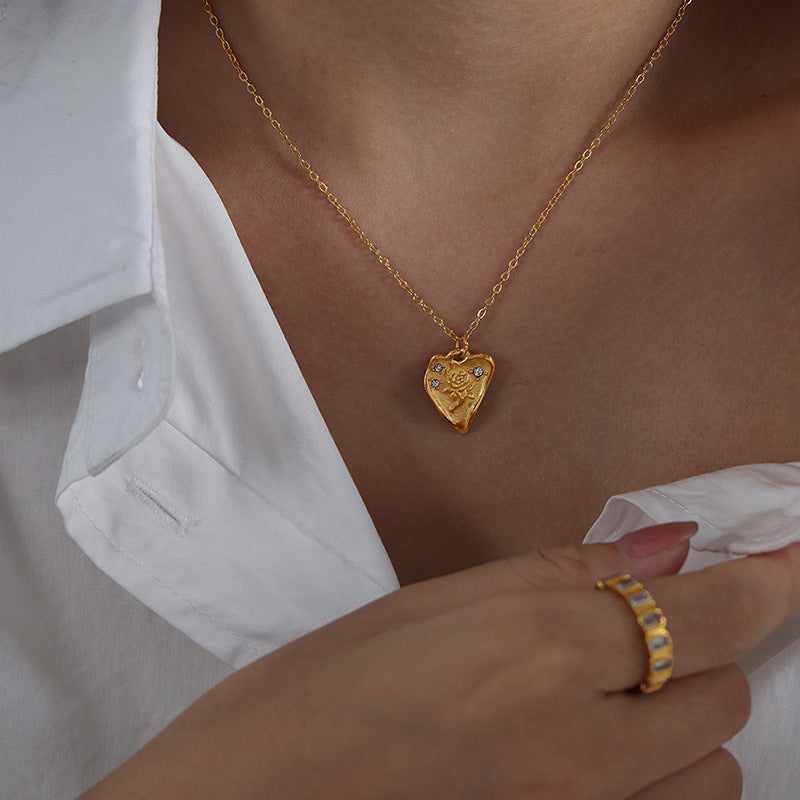 IRREGULAR LOVE FLOWER NECKLACE