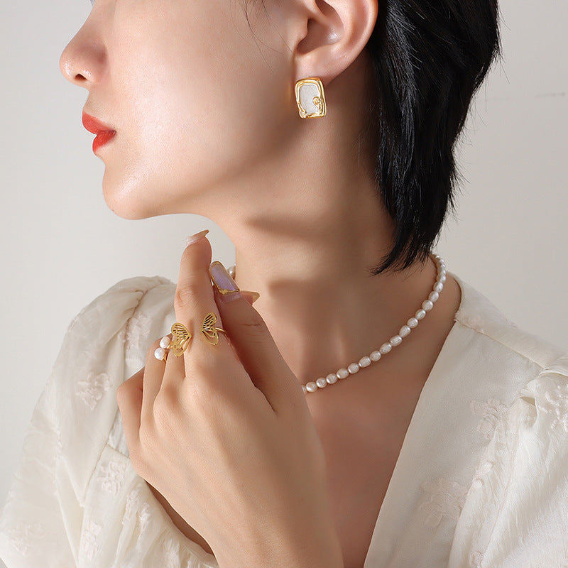 LACE ENAMEL EARRINGS