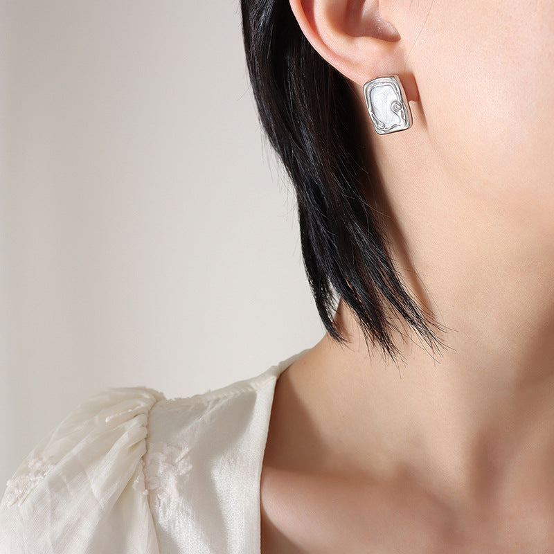 LACE ENAMEL EARRINGS