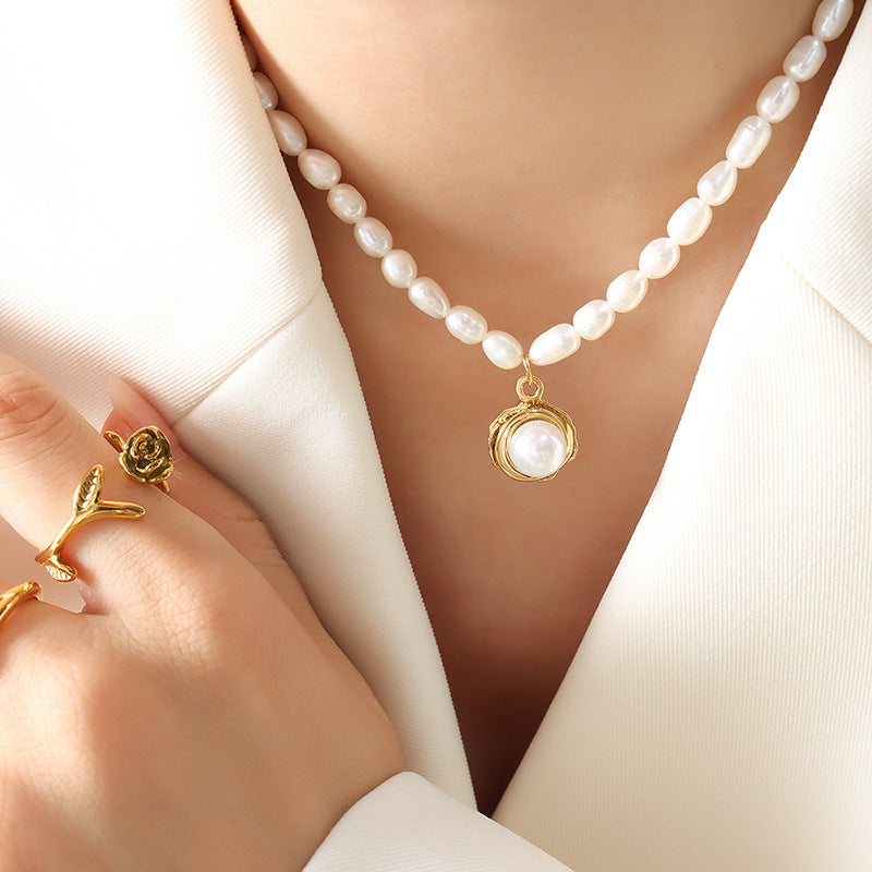 LIGHT LUXURY PEARL PENDANT NECKLACE