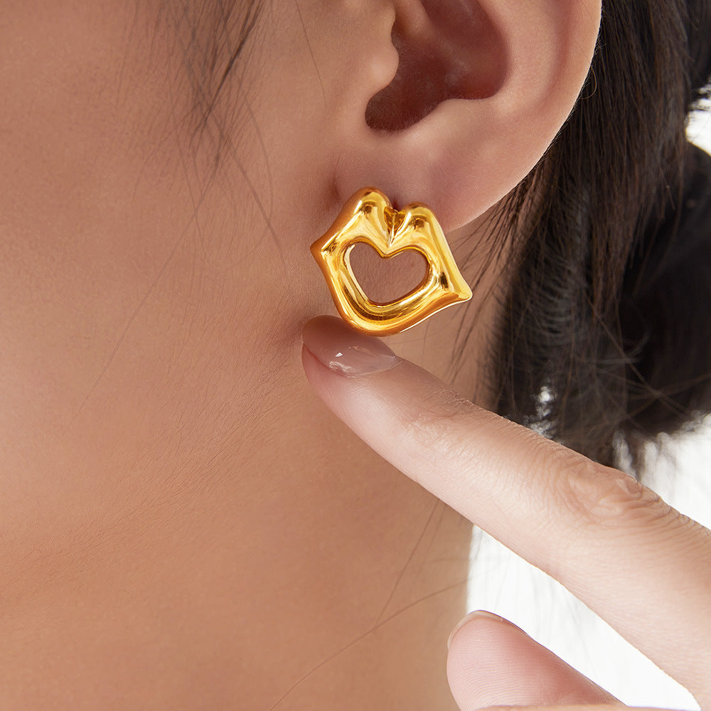 LIPS HOLLOWED OUT HEART-SHAPED EARRINGS