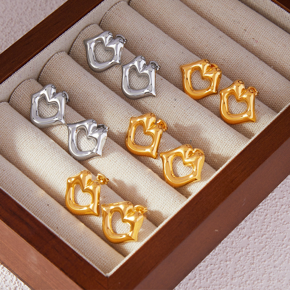 LIPS HOLLOWED OUT HEART-SHAPED EARRINGS