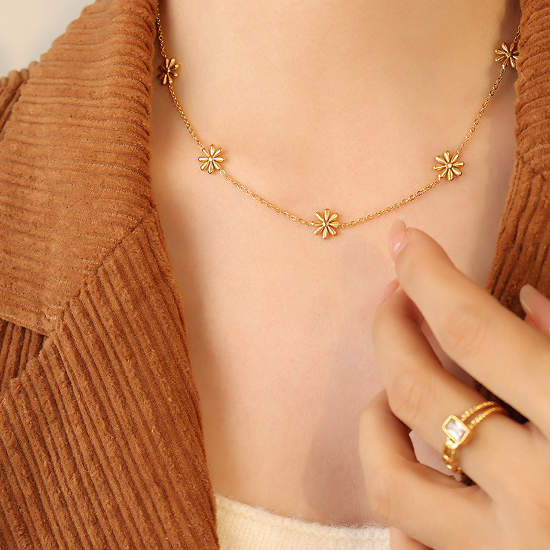 LITTLE DAISY NECKLACE