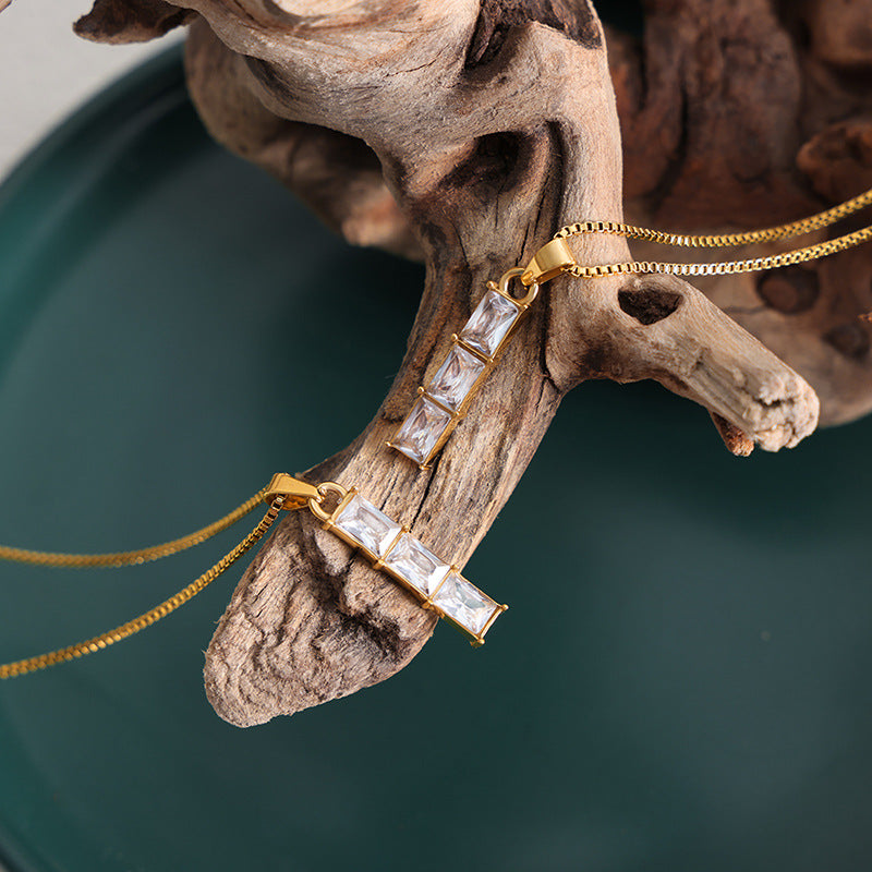 LONG PENDANT NECKLACE