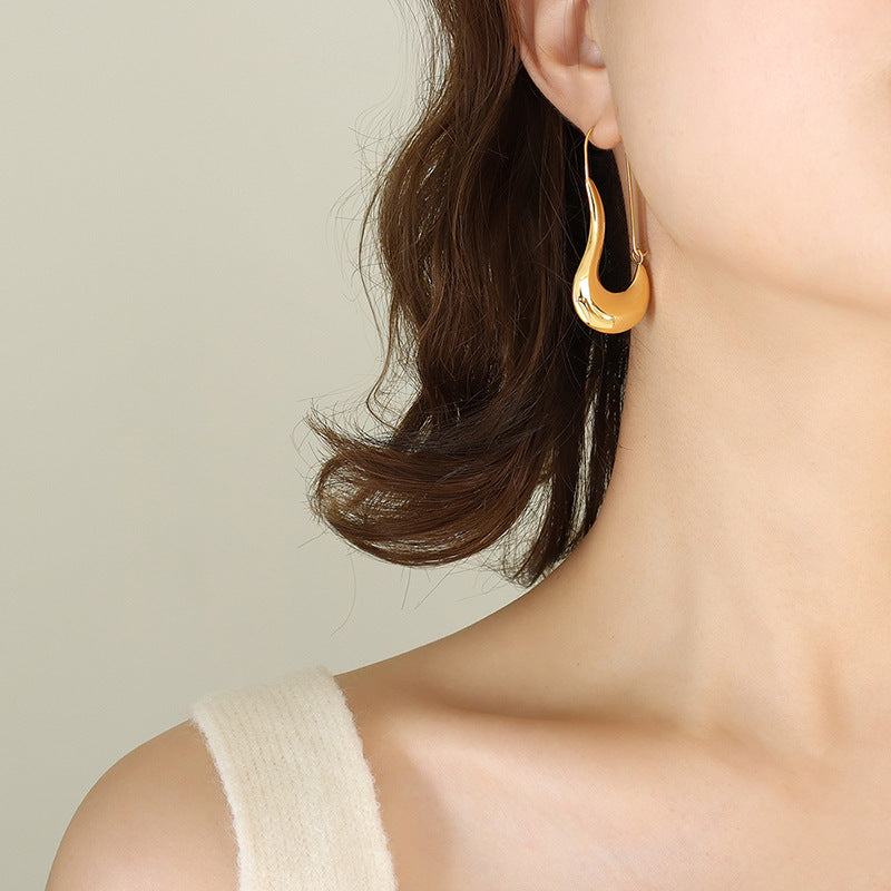 Large U-shaped earrings