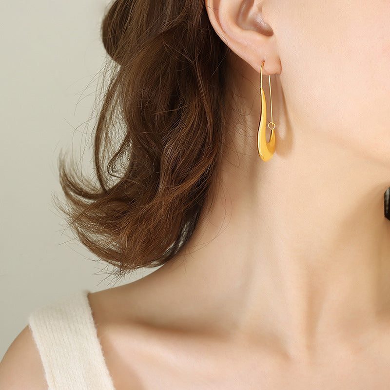 Large U-shaped earrings