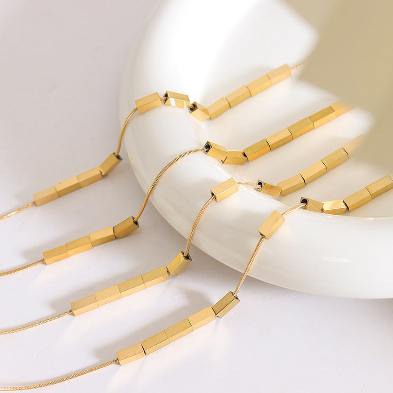 METAL BLOCK NECKLACE
