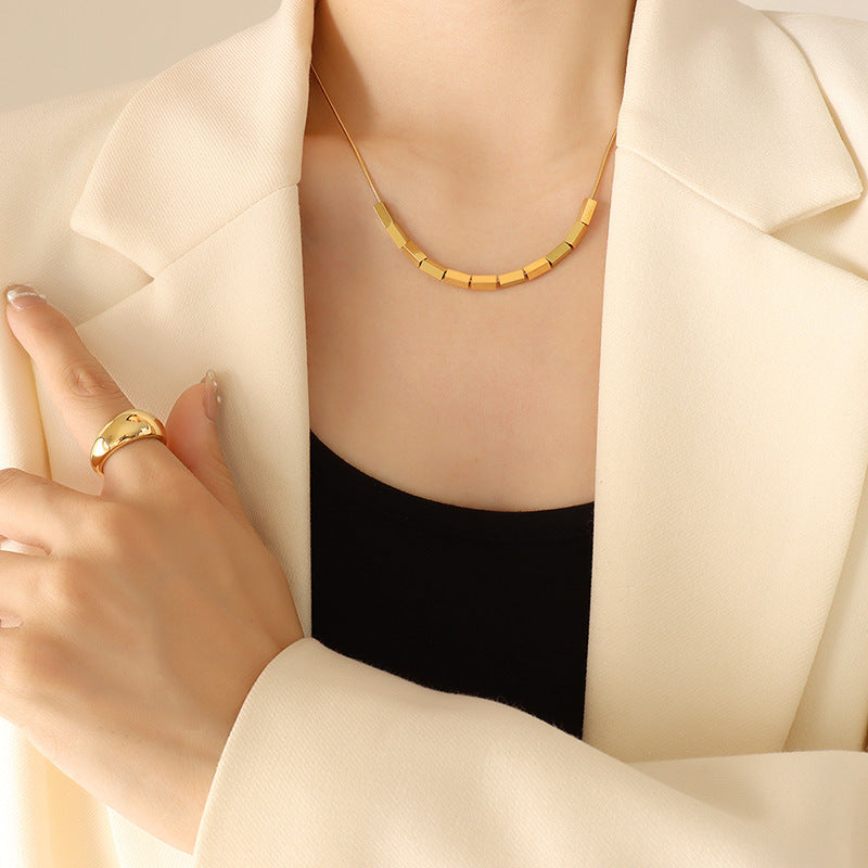 METAL BLOCK NECKLACE