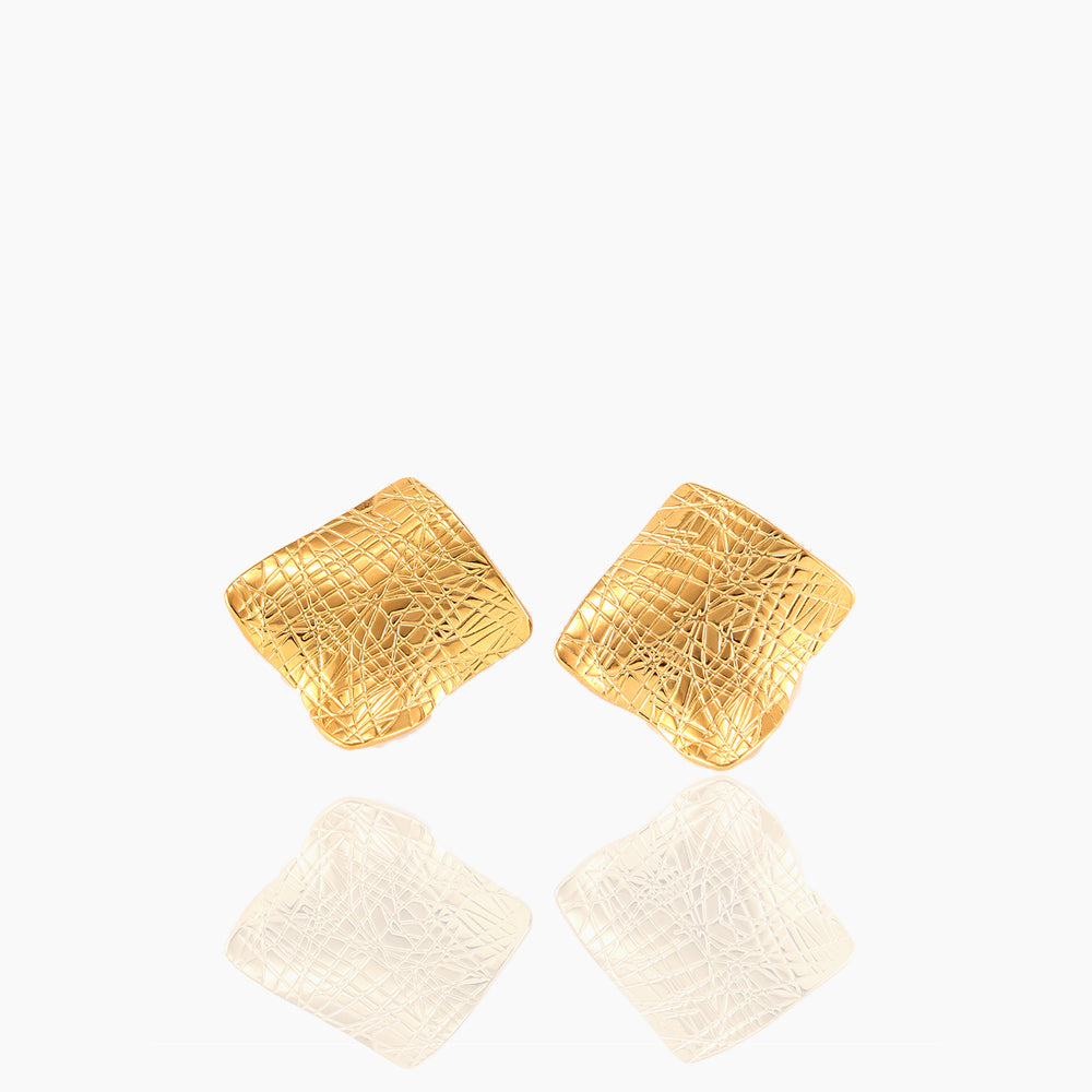 MINIMALLY DESIGNED EARRINGS