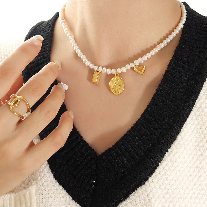 MULTIPLE PENDANT PEARL NECKLACES