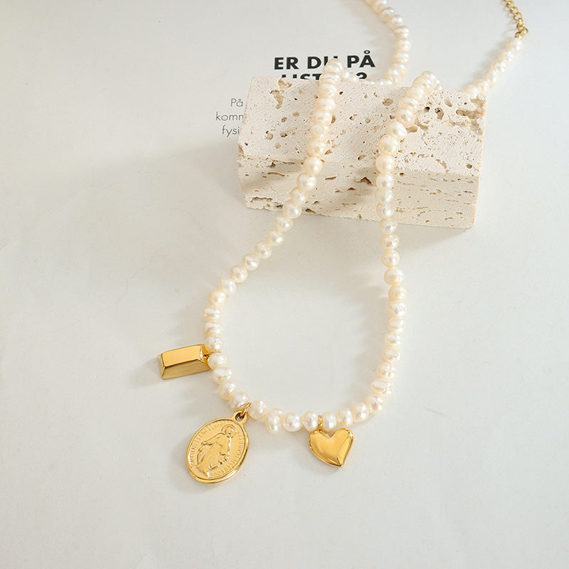 MULTIPLE PENDANT PEARL NECKLACES