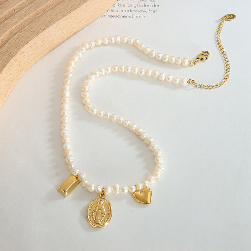 MULTIPLE PENDANT PEARL NECKLACES