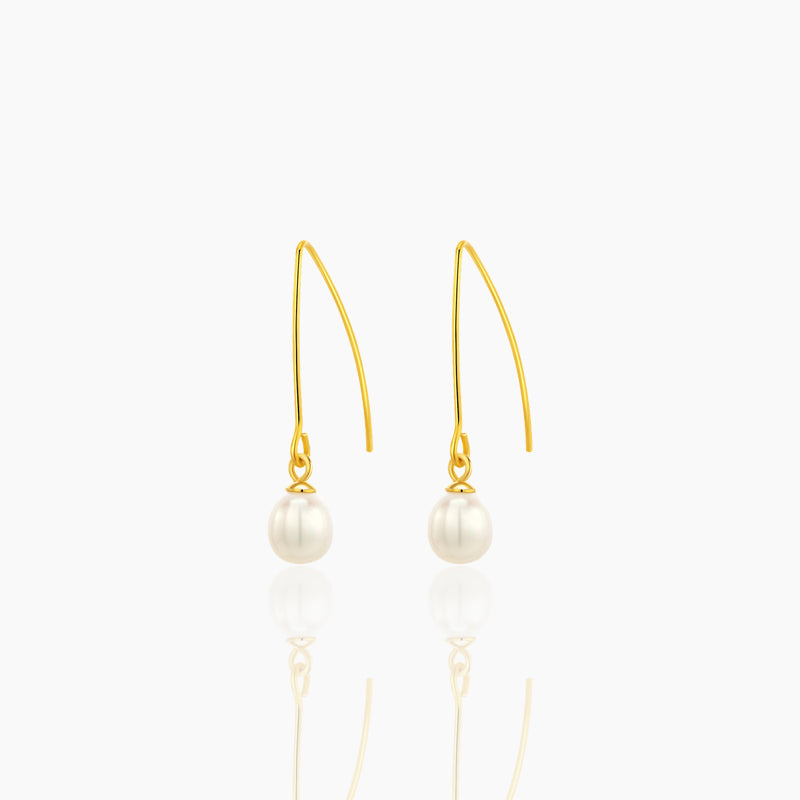Minimally elliptical pearl earrings