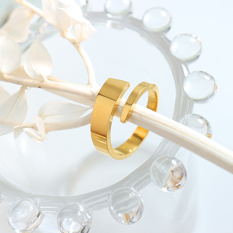 NON ADJUSTABLE PLAIN RING WITH TWIST OPENING