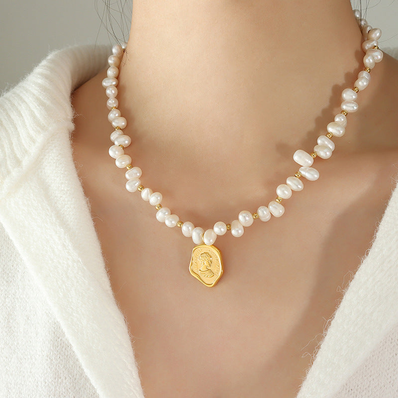 PEARL STATUE NECKLACE