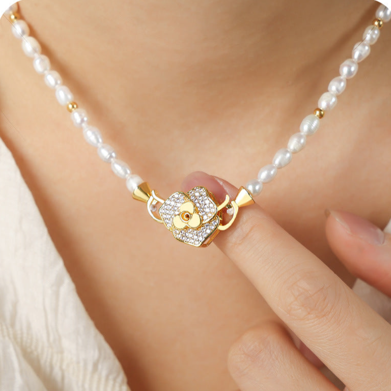 PEARL FLOWER COLLARBONE NECKLACE