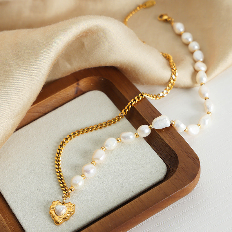 PEARL LOVE PENDANT CLAVICLE NECKLACE