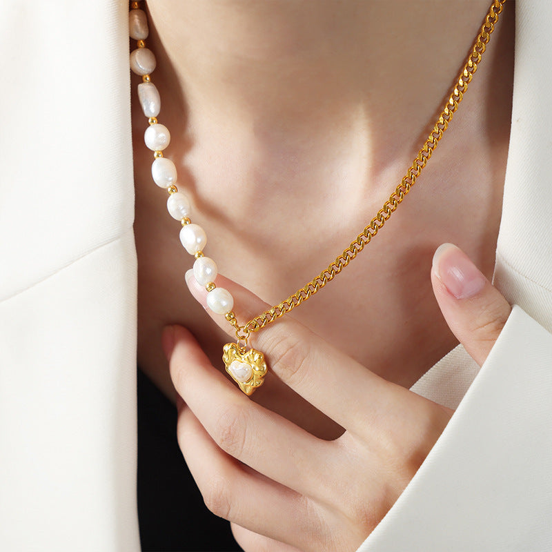 PEARL LOVE PENDANT CLAVICLE NECKLACE