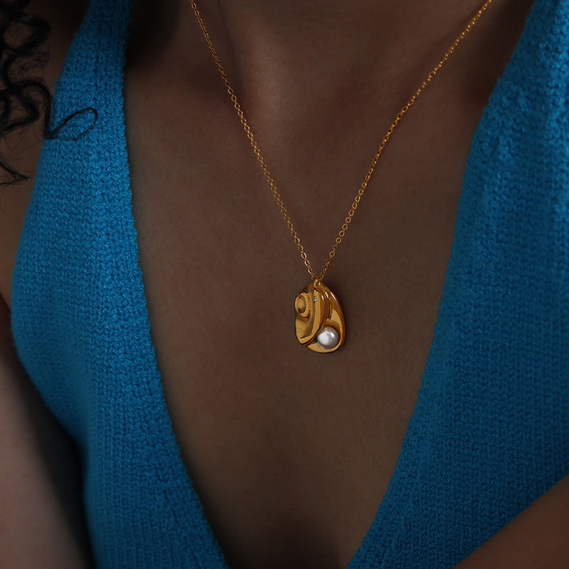 PEARL PENDANT NECKLACE