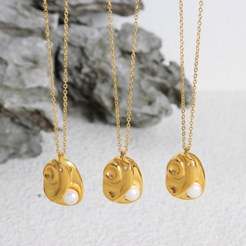 PEARL PENDANT NECKLACE